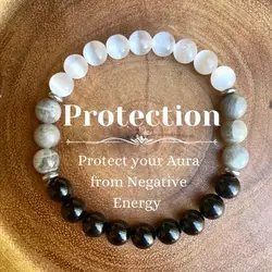 Natural stone protective bracelet brings security, good luck and health is the ideal gift for men and women