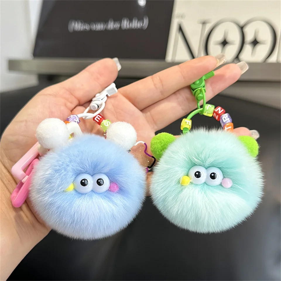 LLavero de dibujos animados para coche, muñeco de peluche con bola de carbón pequeña, colgante para mochila, regalo de joyería