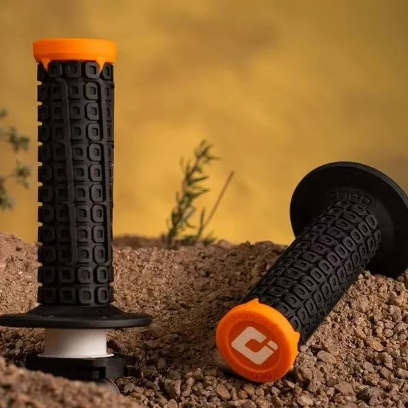 

Ручки для велосипеда MADE in USA ODI D3O NOMAD Off-Road V2 Lock-On