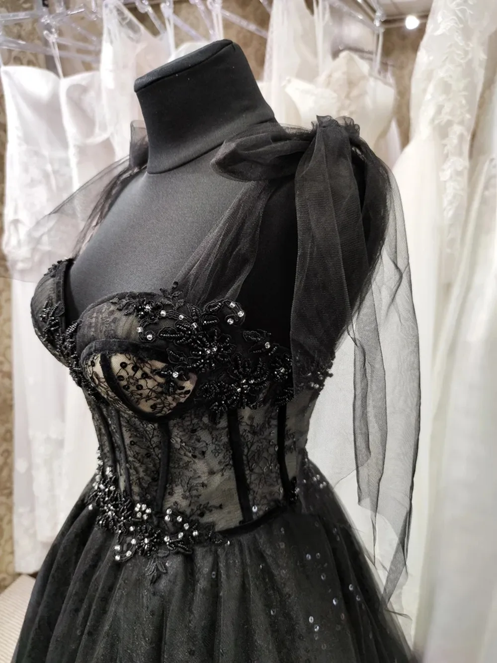 Gothic Black Wedding Dresses Sexy Ball Gown Prom Dresses Customized Sweetheart Party Dresses فساتين السهرة Vestidos De Fiesta