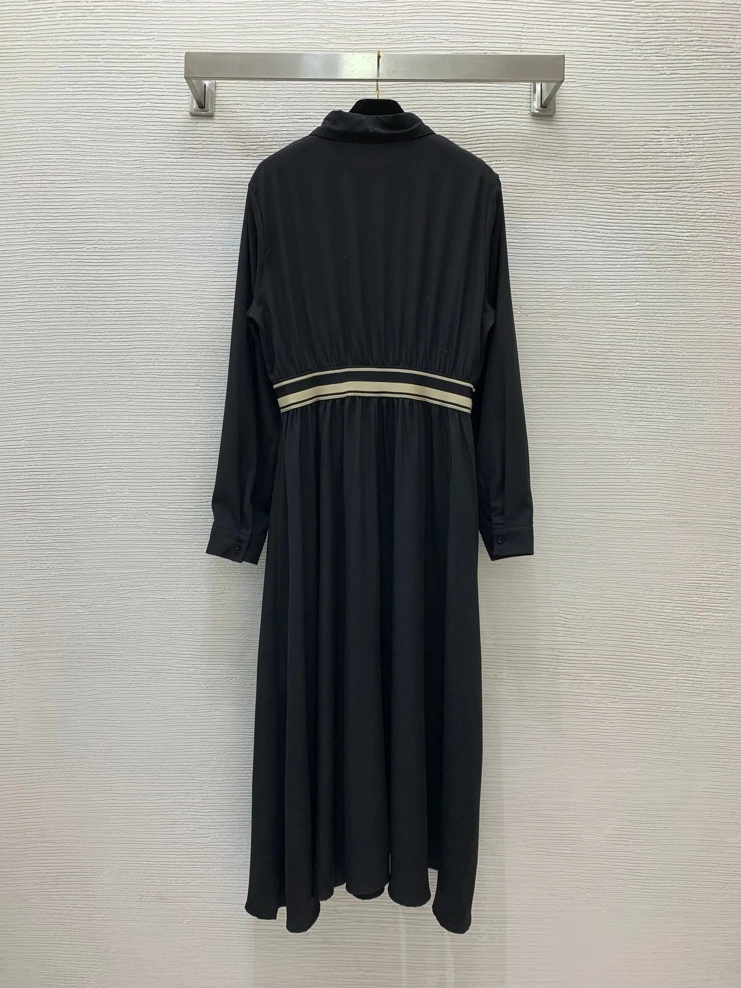 

2025 Autumn/Winter Women's Embroidered Logo Half body Buckle Front Strap Splicing Waist for slimming Long Sleeve Dress HL033