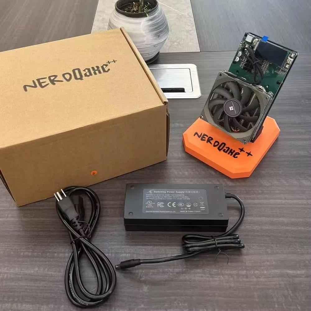 

New Bitaxe NerdQaxe++ 4.8TH/s BM1370 Asic Chip 90W 2.4G WiFi Bitcoins Miner
