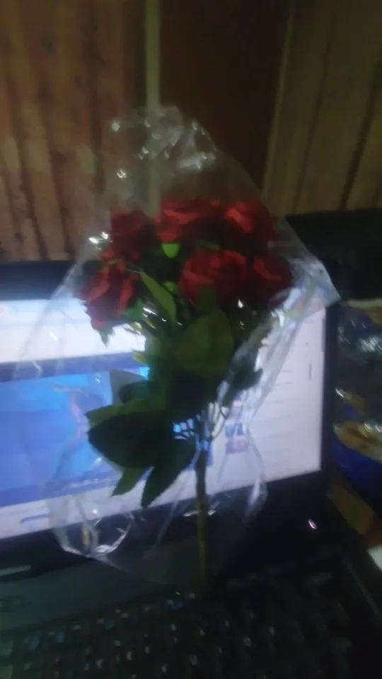 10 Heads Rose Bouquet Artificial Flowers Western Rose Wedding Decoration 6 Colors Peonies Fake Flowers Artificial Flowers photo review