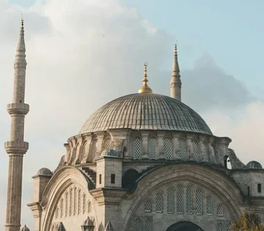 

Лидер продаж 808 нм диодный лазер безболезненное удаление волос для всех типов кожи постоянное лечение быстрая скорость машина для салона красоты