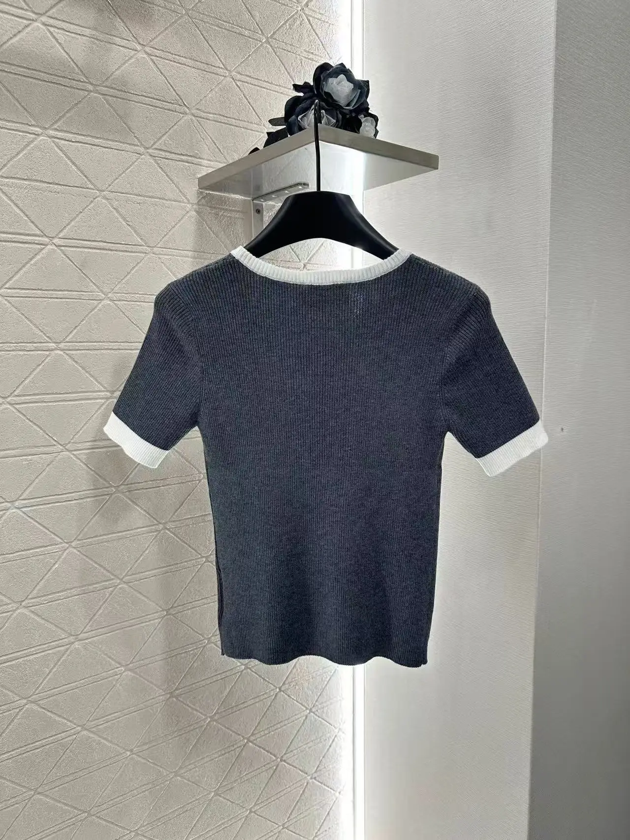 

2025 Contrast Color Embroidered Letters Knitted Short Sleeves
