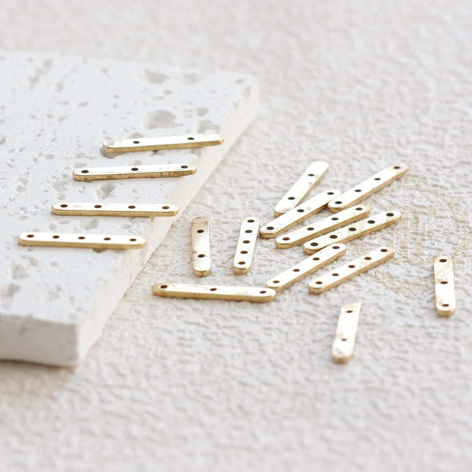 Element do rękodzieła - Mosiężny prostokątny przekładnik z wieloma otworami - 20x3mm (4566C)