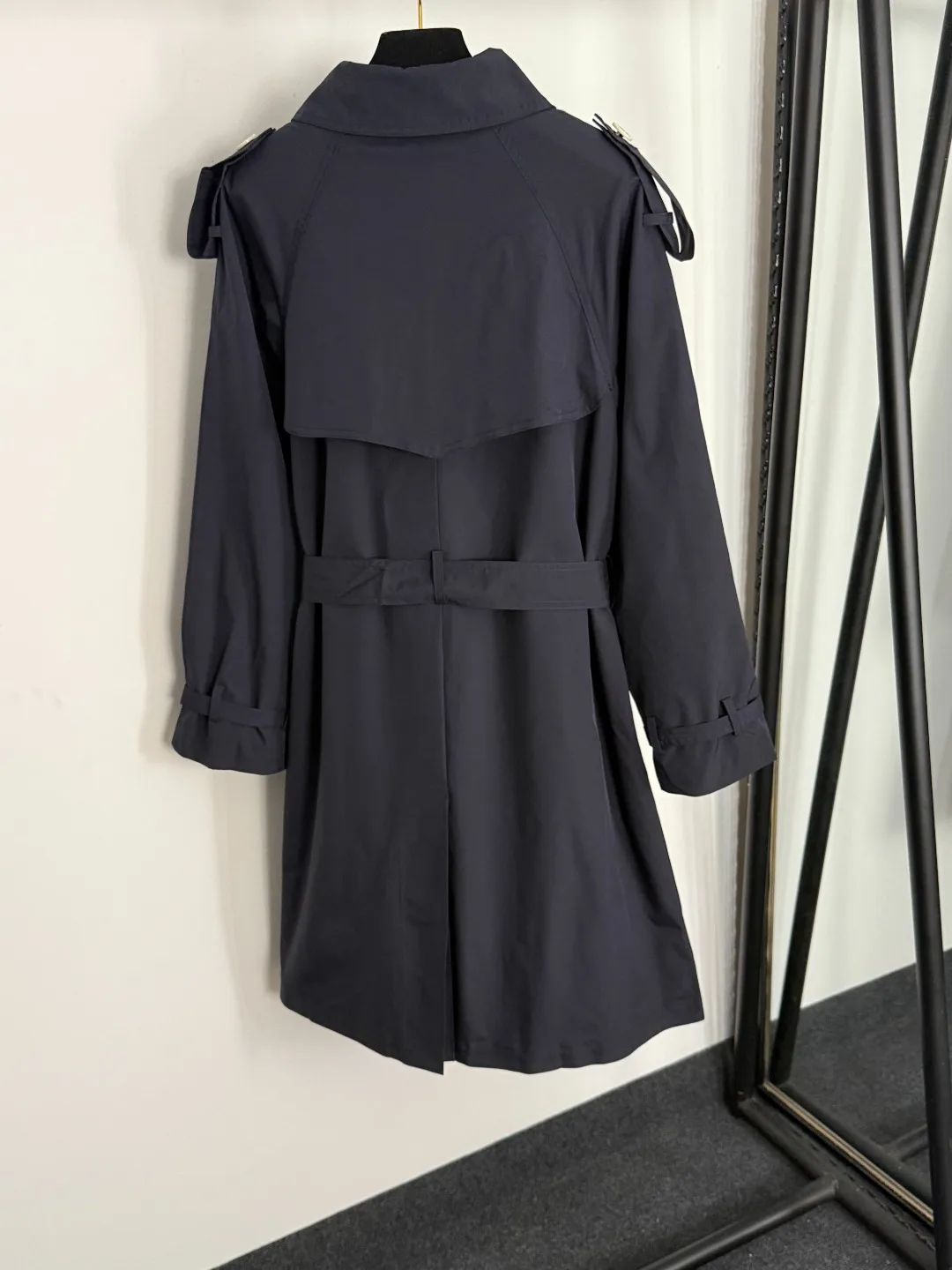 

Early Autumn New Belt Waist Lapel Long Sleeve High-end Windbreaker Mid-length Coat