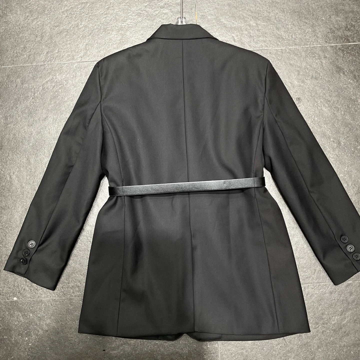 

Early Autumn New Women's Letter-embroidered Belt-cinched Suit Jacket