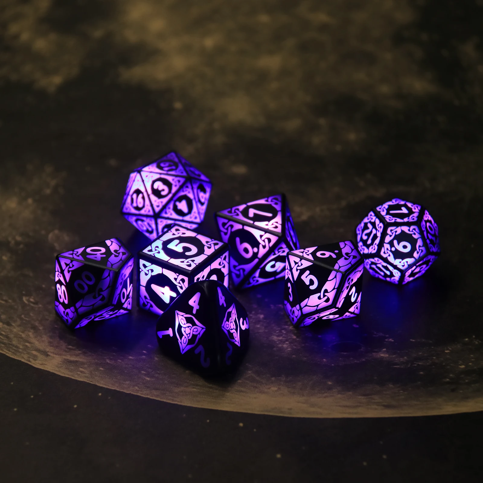 

Rechargeable Light-Up Dice Set – Purple Led Dice with Charging Box Perfect for DND & RPG