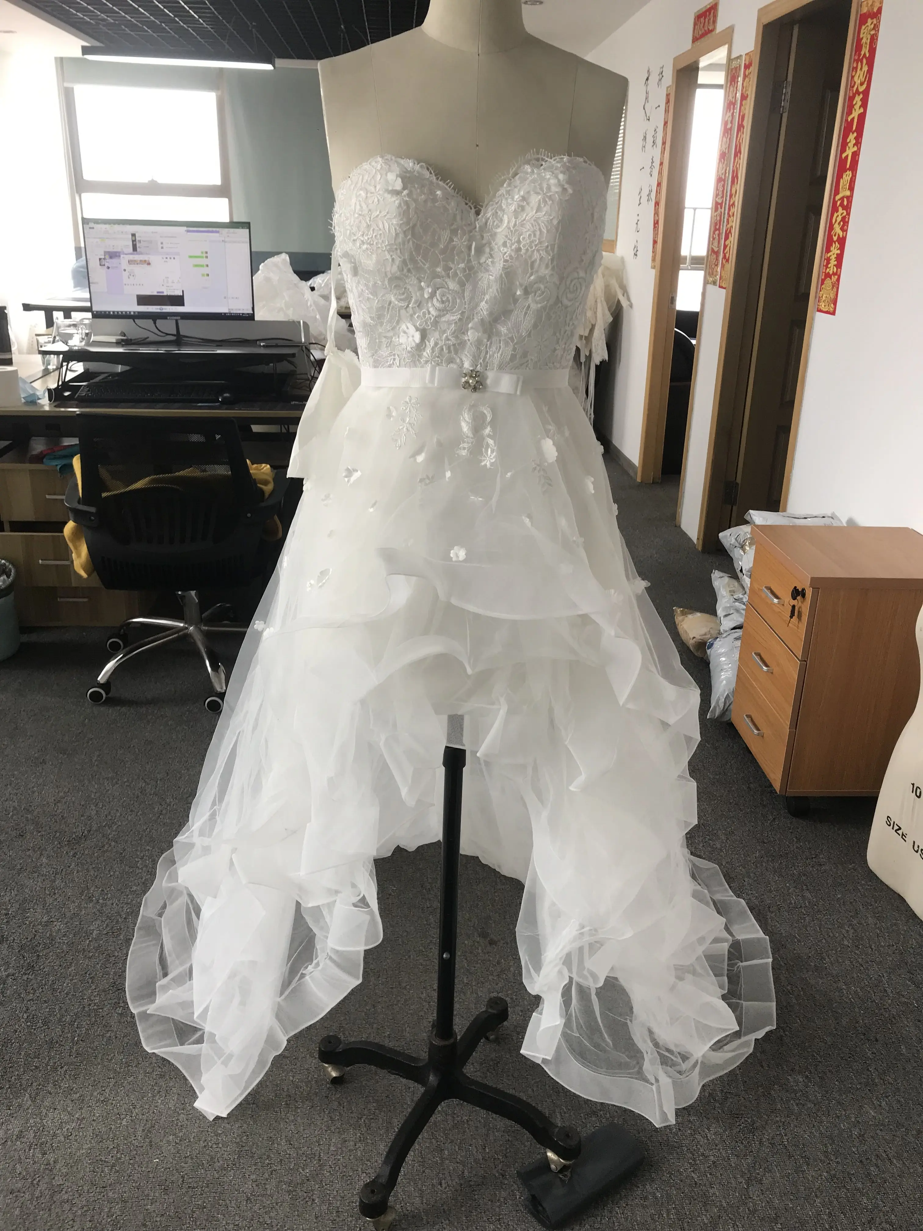 CloverBridal Cao Thấp Áo Váy Nữ 2022 Áo Dây Mariée Swrils Skrt Hoa Người Yêu Áo Dài Cô Dâu 1008