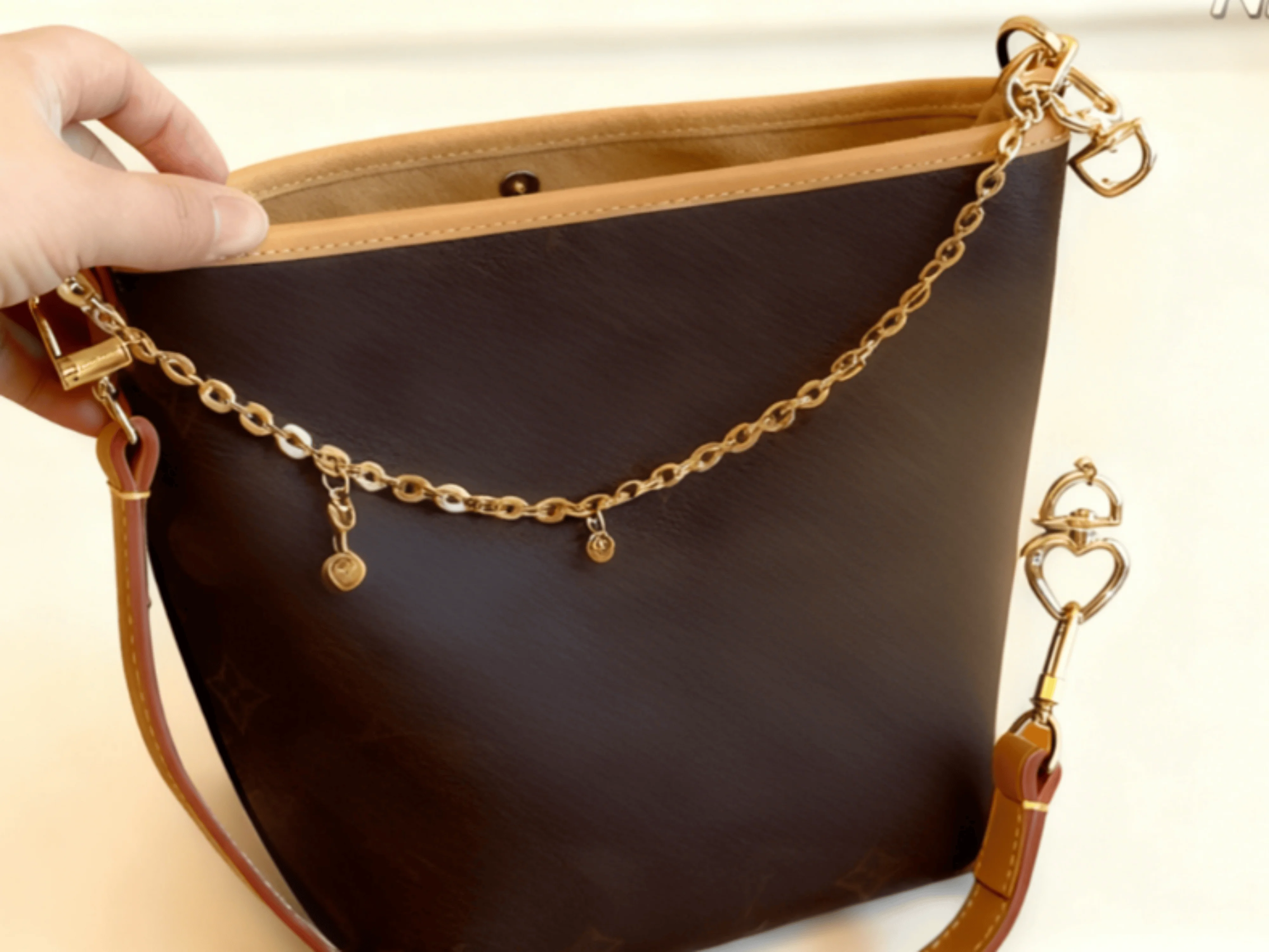 

2025 Lady Bucket Bag New Chain Style Versatile Retro Fashion Christmas Large Capacity Simple Casual Women Bag 17×20cm
