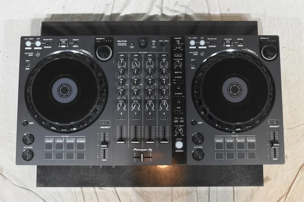 

BRAND NEW DDJ FLX6 Digital DJ Controller Integrated Disc Player Built-in Pioneer Sound Card