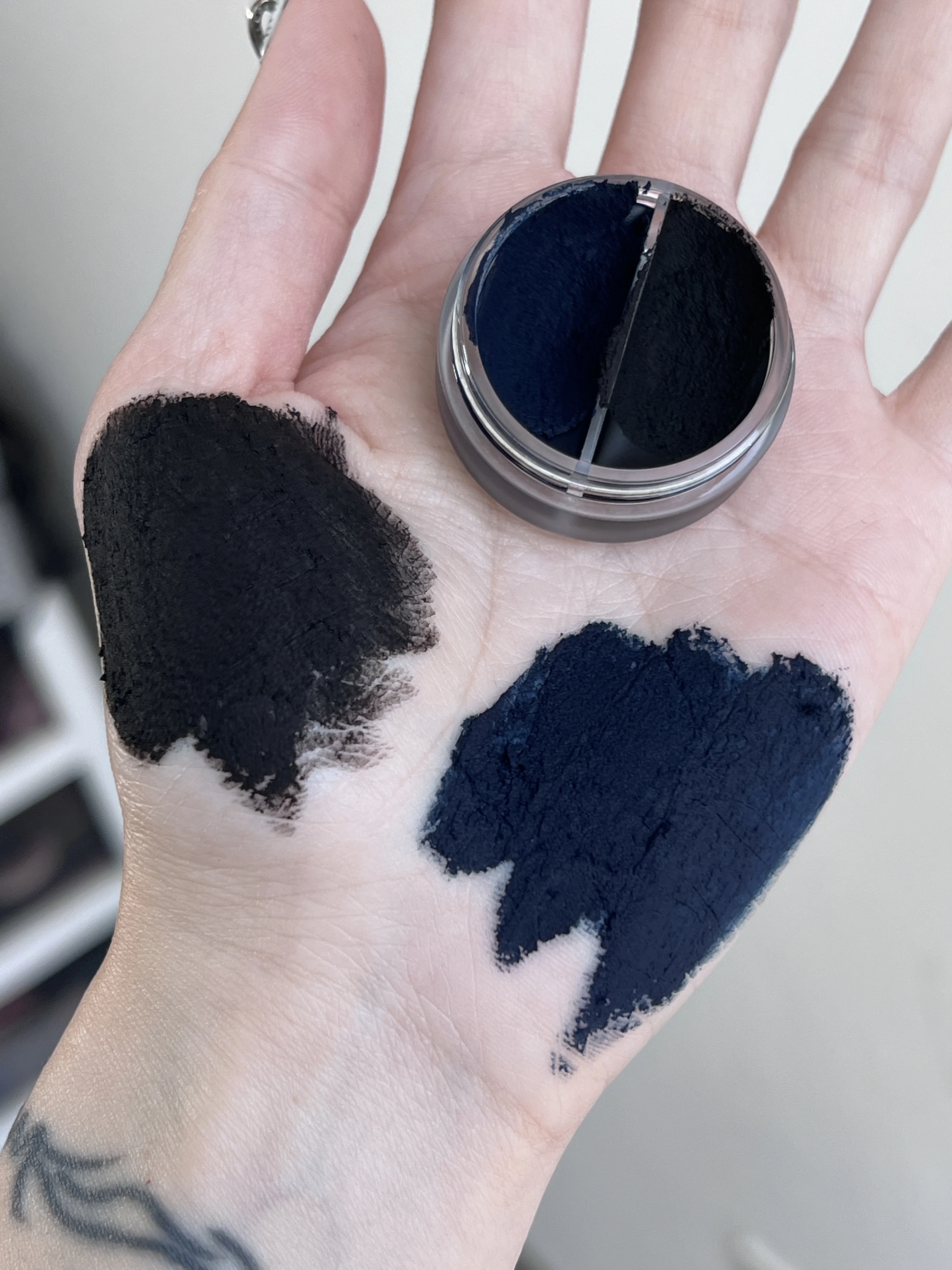 Shellwe Makeup x Freya86 Punk Bunny Lip Mud Demin