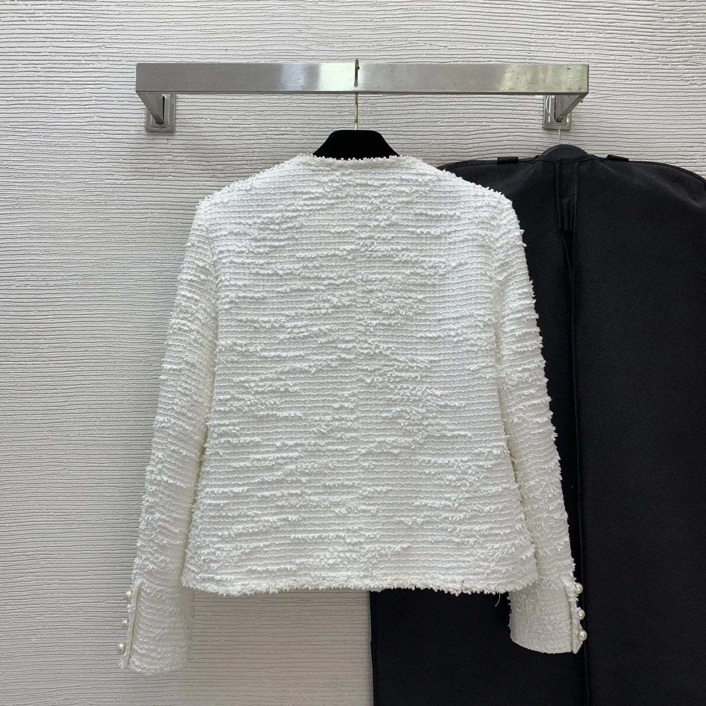 

Women's new granular classic pearl button bead chain border double pocket short fashion temperament long sleeved jacket