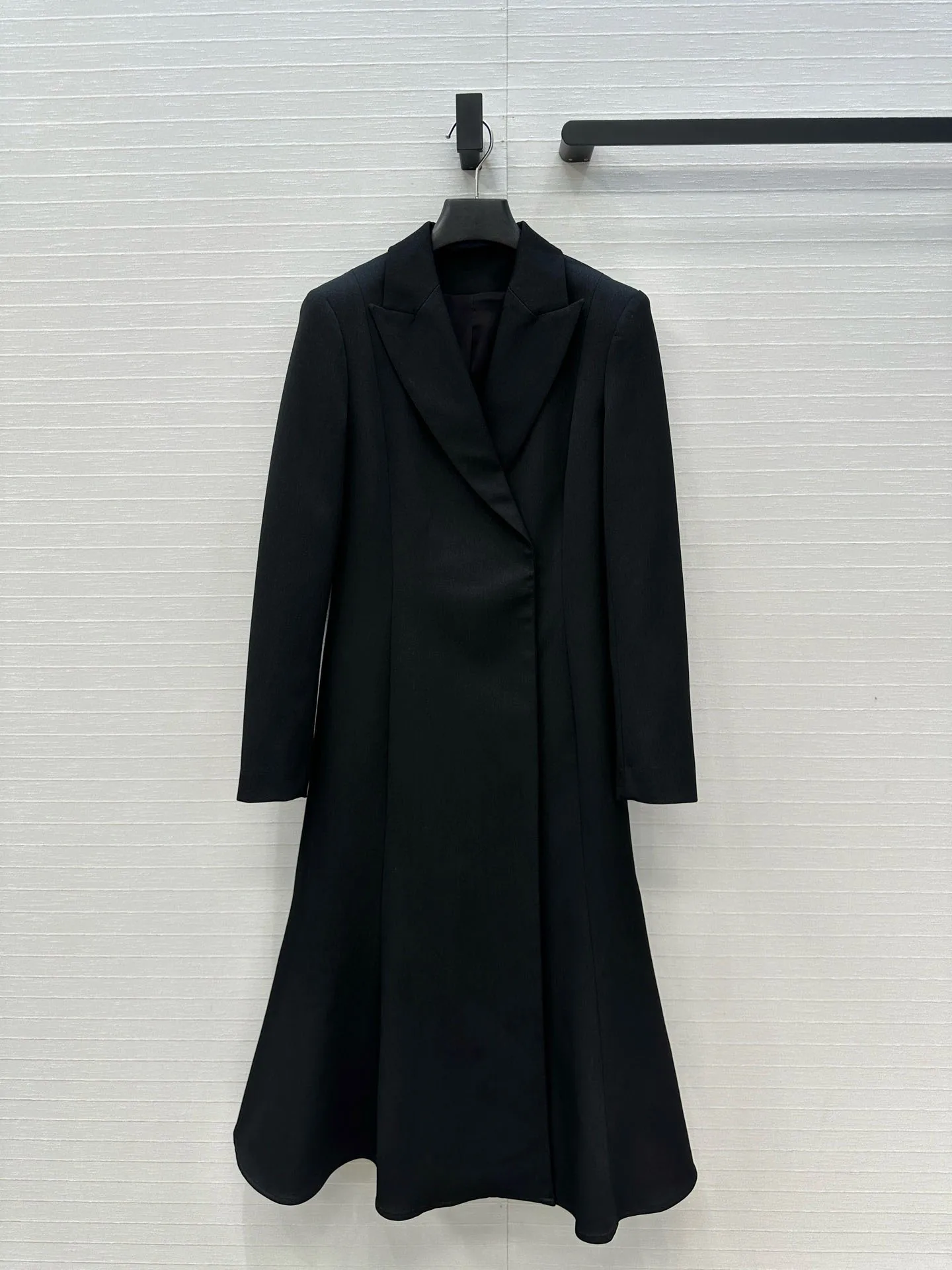 

25 New Autumn Long Suit Coat With Ruffled Edges, High-end Texture, Handsome And Elegant Atmosphere For Office Commuting, Ladies