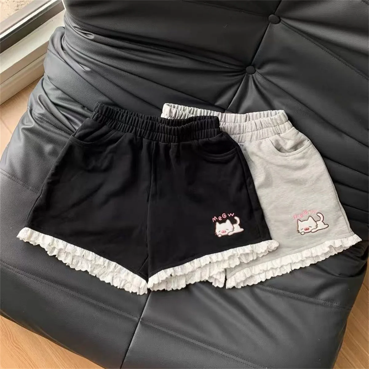 2025 المرأة الصيف اليابانية القط التطريز مرونة الخصر سراويل قصيرة Y2k الجمالية بناطيل كاجوال الدانتيل المرقعة واسعة الساق السراويل #2