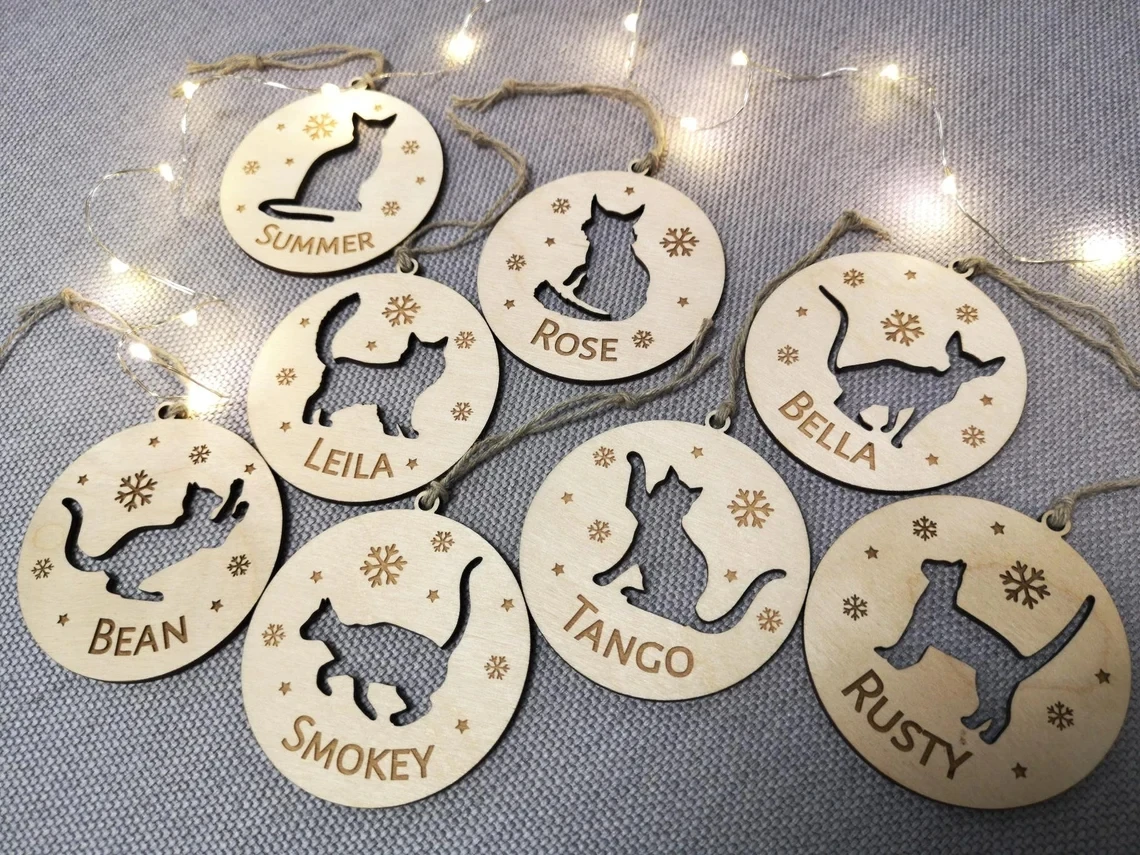 Personalized cat ornament,Christmas cat ornament,Christmas tree decoration,Custom cat shape,Cat name engraved,Cat breed, Bauble