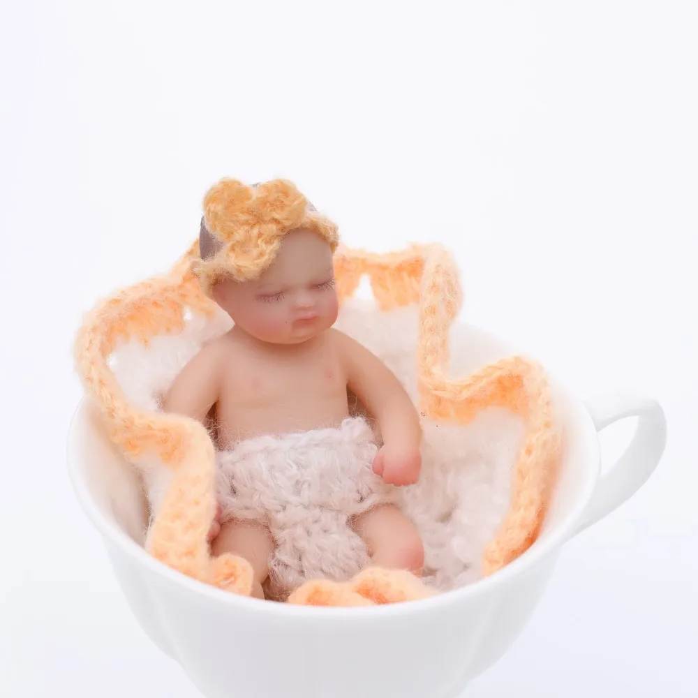

Cloveray 4 inch Solid Soft Silicone Realistic Reborn Baby Doll Super Cute Lifelike Silicone Doll Handmade Artwork Kid Xmas Gift