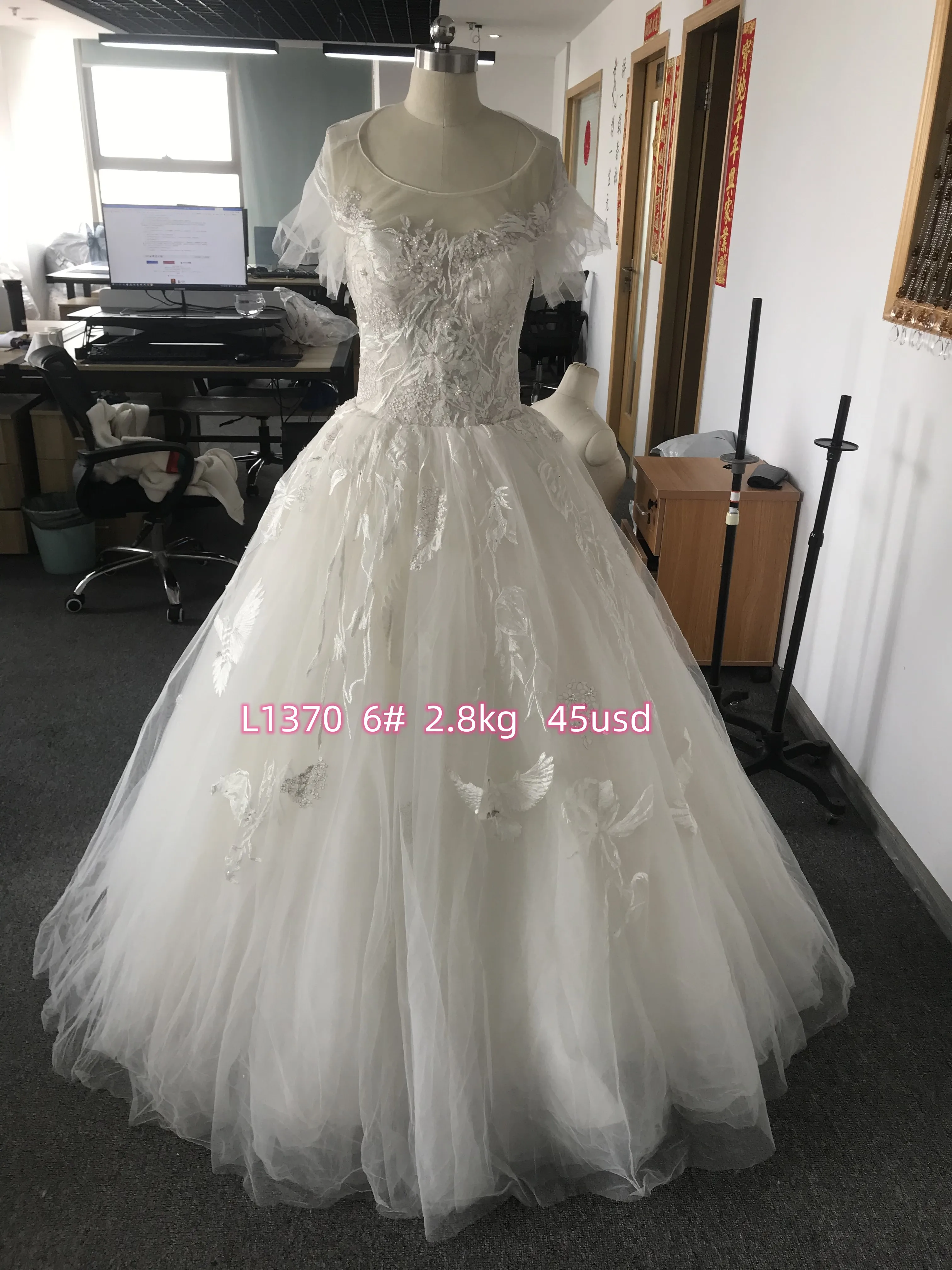 CloverBridal Luxury ricama fiori uccelli abiti da sposa lunghezza del pavimento Vesidos Novia Ball Gown O Neck con Bolero Mariee L1370