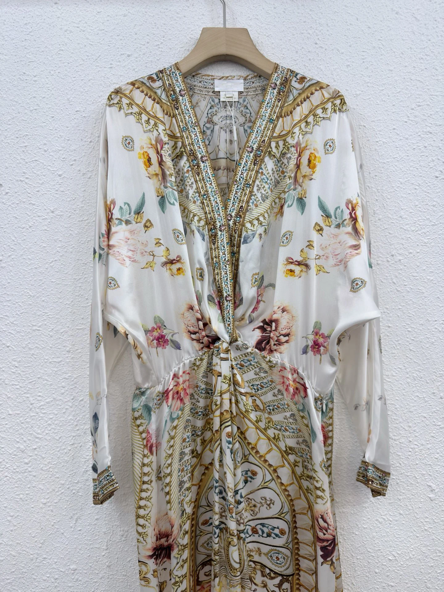 Abito lungo con stampa floreale bianca in vera seta al 100% Abito Boho da donna a maniche lunghe con scollo a V e parte anteriore intrecciata