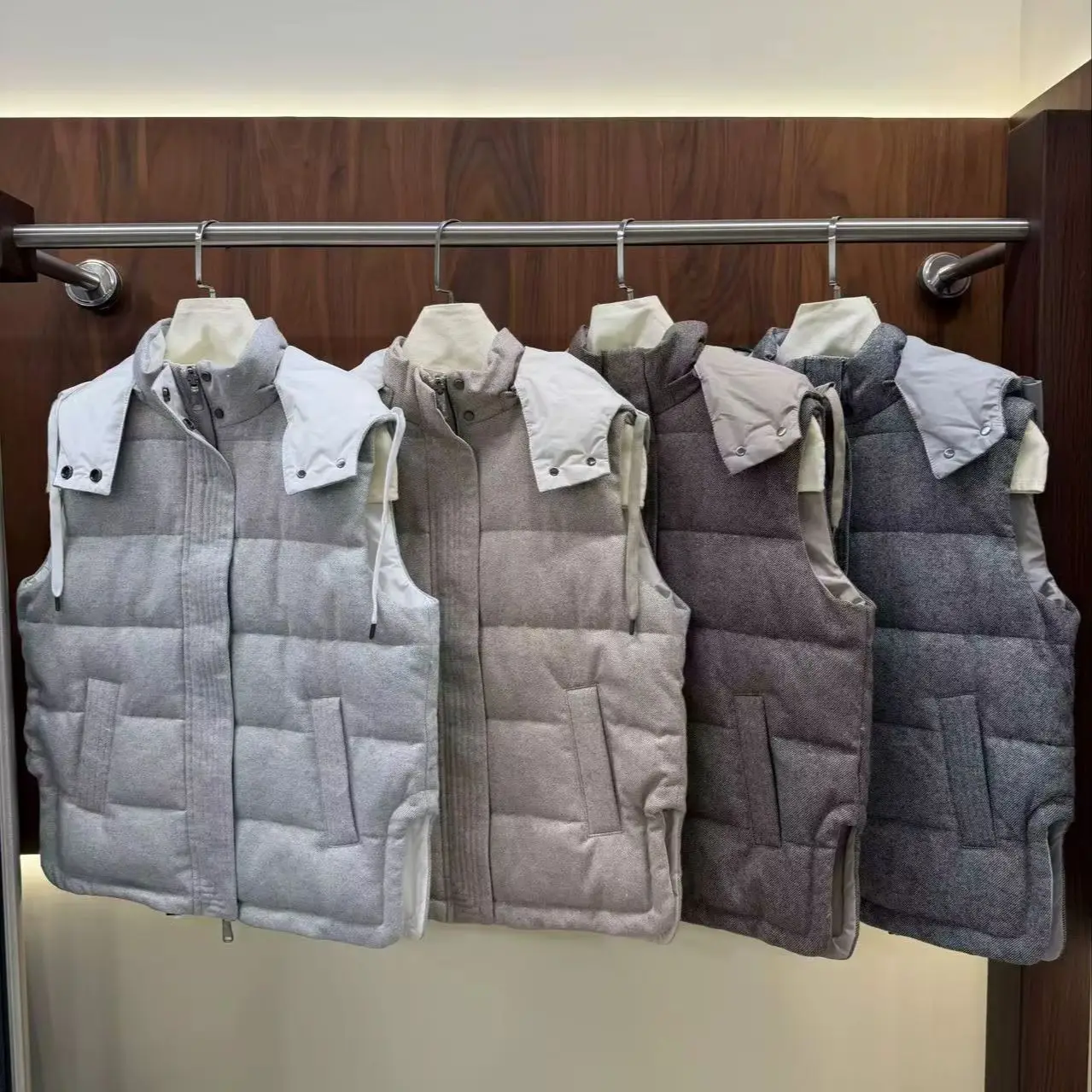 Autumn and Winter Short Hooded Goose Down Vest