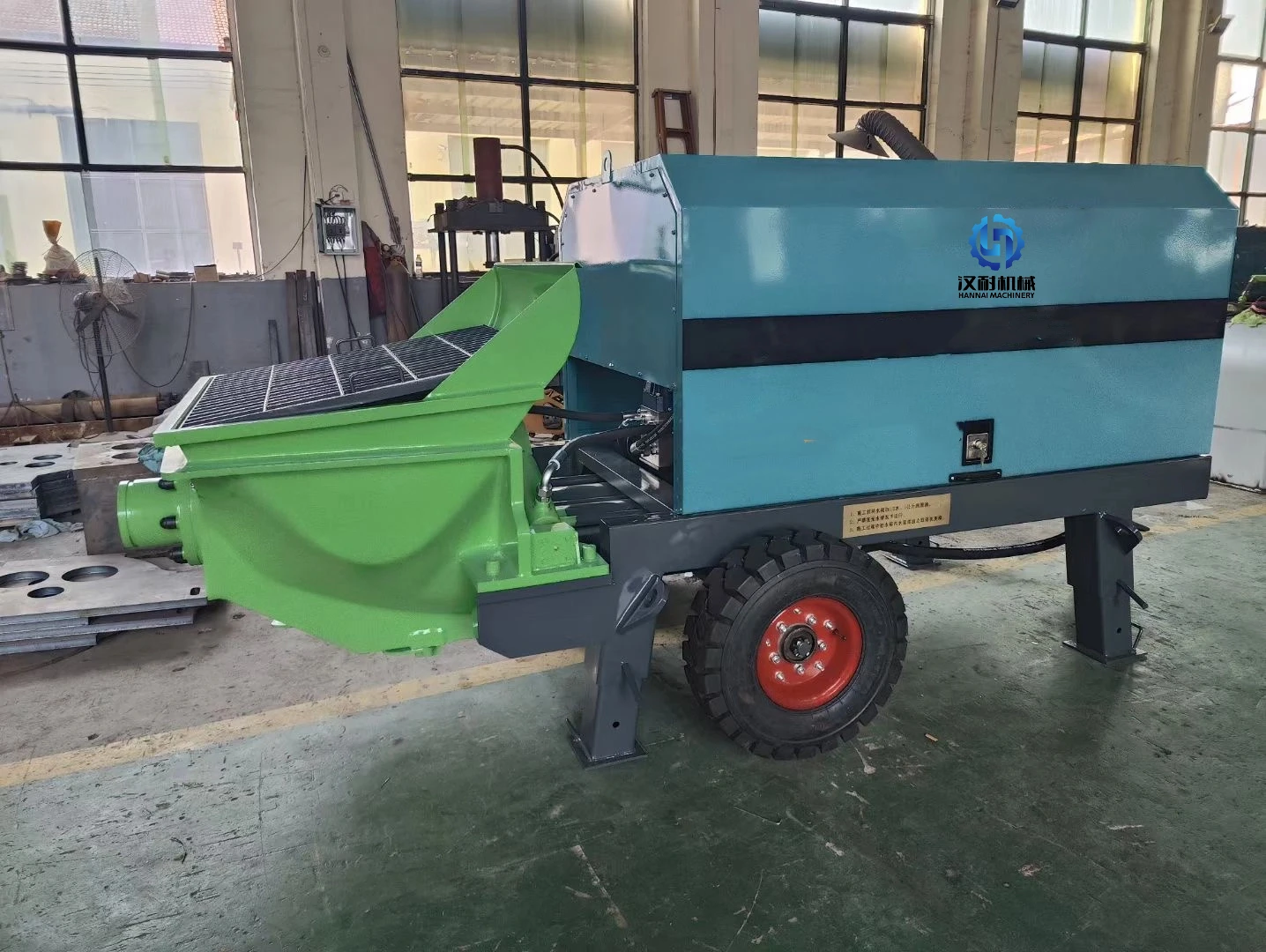 2025 أفضل سعر آلات خلطات الخرسانة الصغيرة عالية القوة شاحنة مضخة الخرسانة للبيع مضخة خلط الخرسانة الكهربائية المزدوجة