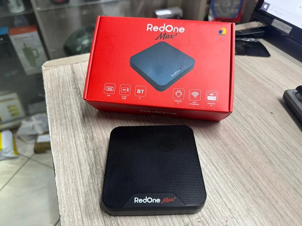 جهاز استقبال Red One Max2 Ultra HD سعة 8 جيجابايت وذاكرة وصول عشوائي 2 جيجابايت وواي فاي IPTV