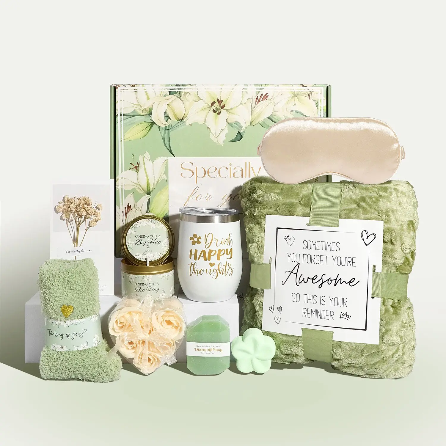Geschenkdoos voor vrouwen met een zachte deken, een koffiemok, een slaapmasker, comfortabele sokken en andere verzorgingsproducten, een perfect kerstcadeau.
