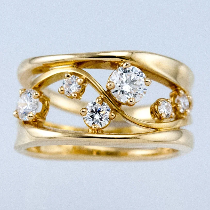 Huitan Trendy Hollow Out Band Women Finger Ring Shine Cubic Zirconia Stone Wysokiej jakości prezent urodzinowy dla kobiet Pierścionek na imprezę taneczną — zdjęcie 2