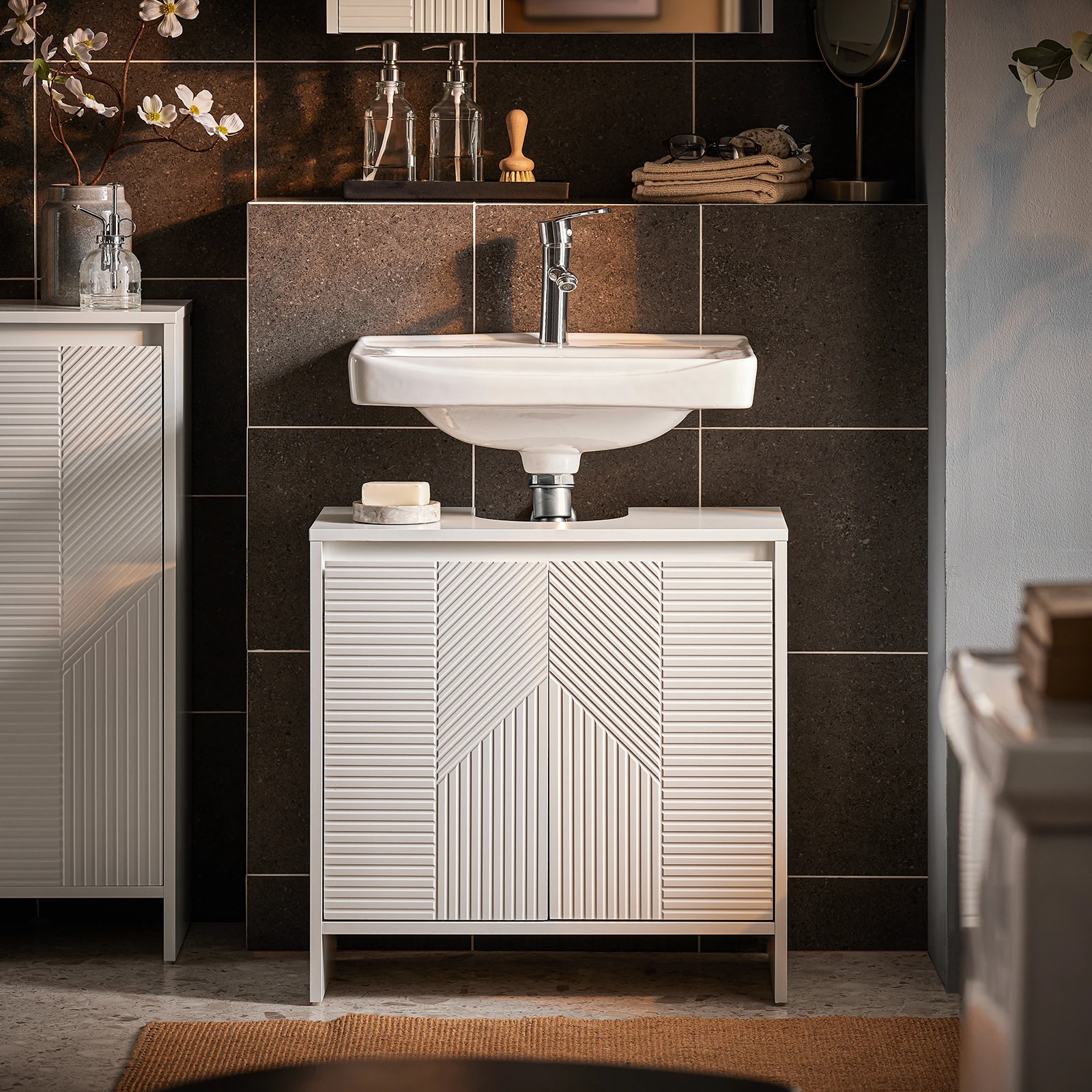 SoBuy BZR157-W Lavabo bajo armario Mueble de baño Blanco con estantes ajustables Resistente a la humedad para baños pequeños 60x61x30