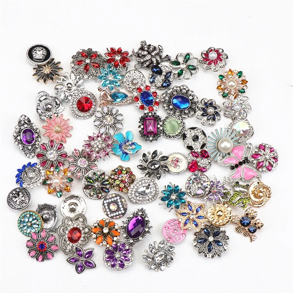 Groothandel Bulk 50 Stks/partij 18Mm Snap Knoppen Metalen Crystal Charm Mannen Vrouwen Sieraden Armbanden Hanger Oorbellen Mix Stijl - afbeelding 2