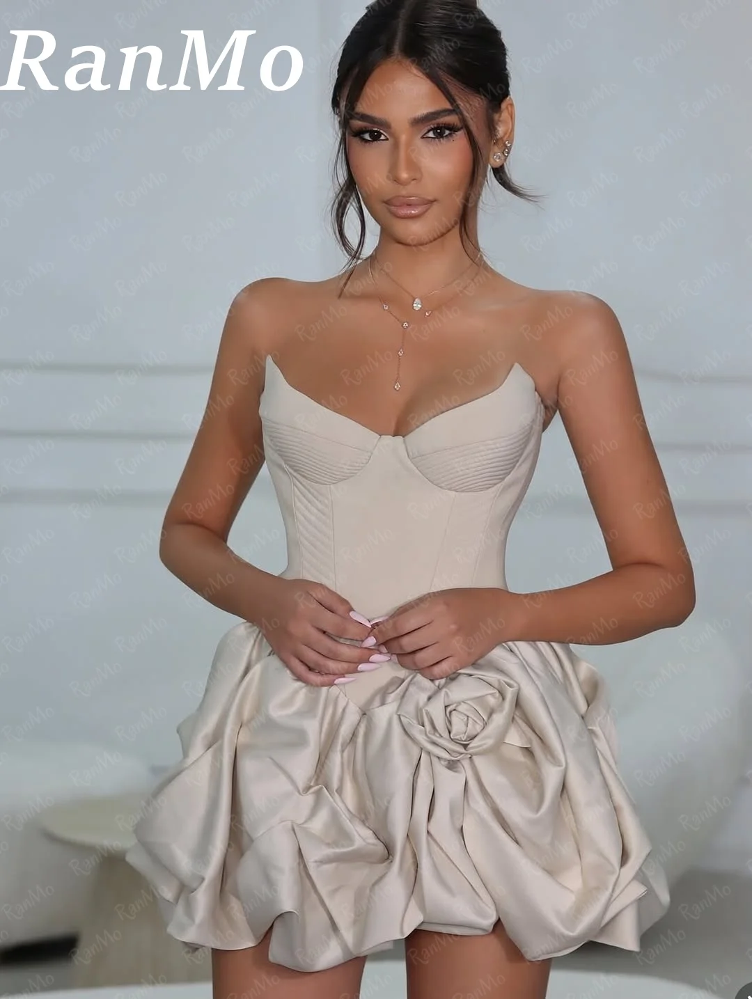 Ranmo Короткие атласные платья для выпускного вечера для женщин с открытыми плечами плиссированное вечернее платье Abito Da Sposa с цветком ручной работы по индивидуальному заказу 2025