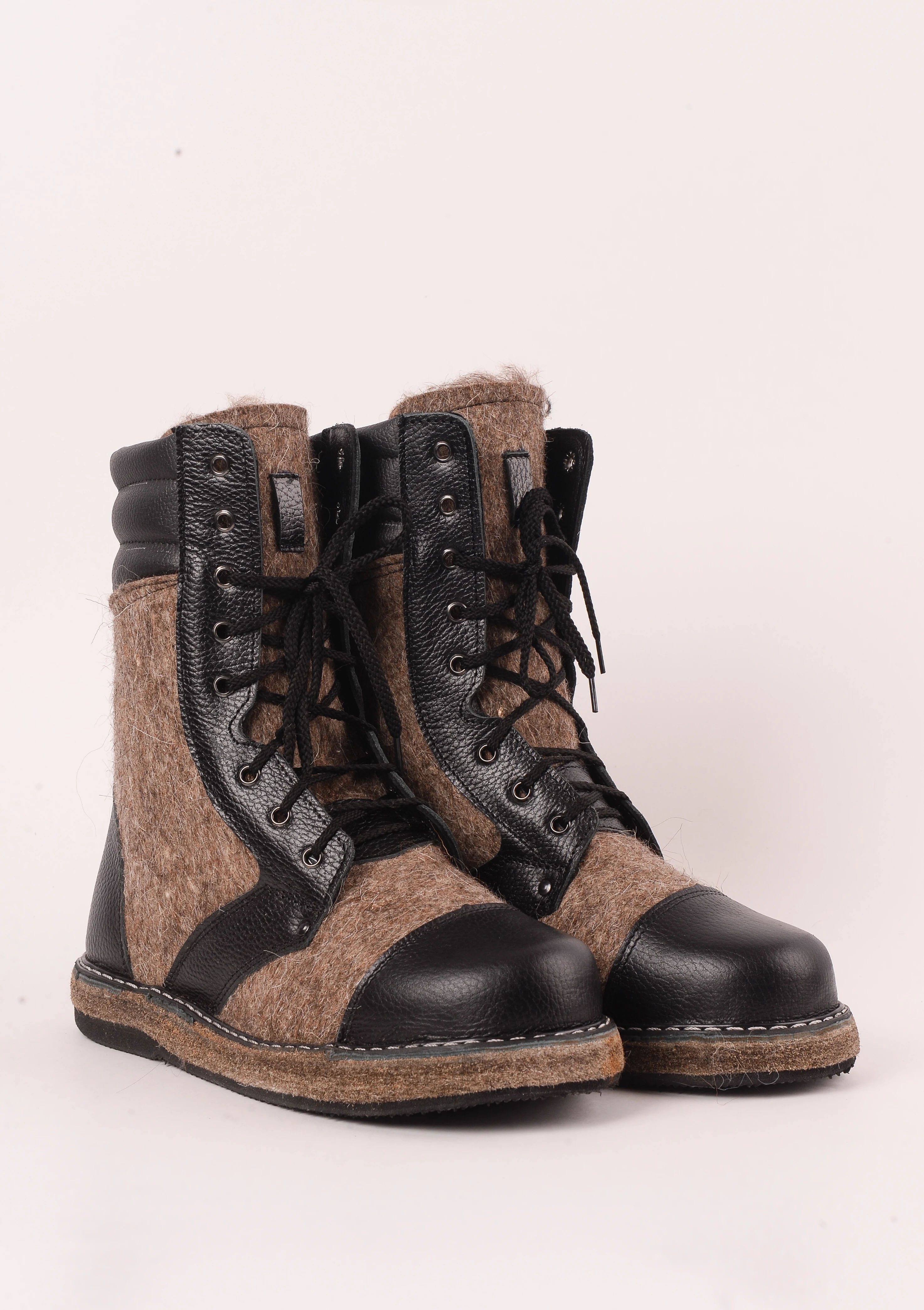 Bertsy Schuhe: Eine detaillierte Bewertung und Empfehlung für Winterstiefel mit Leder- und Pelzbesatz