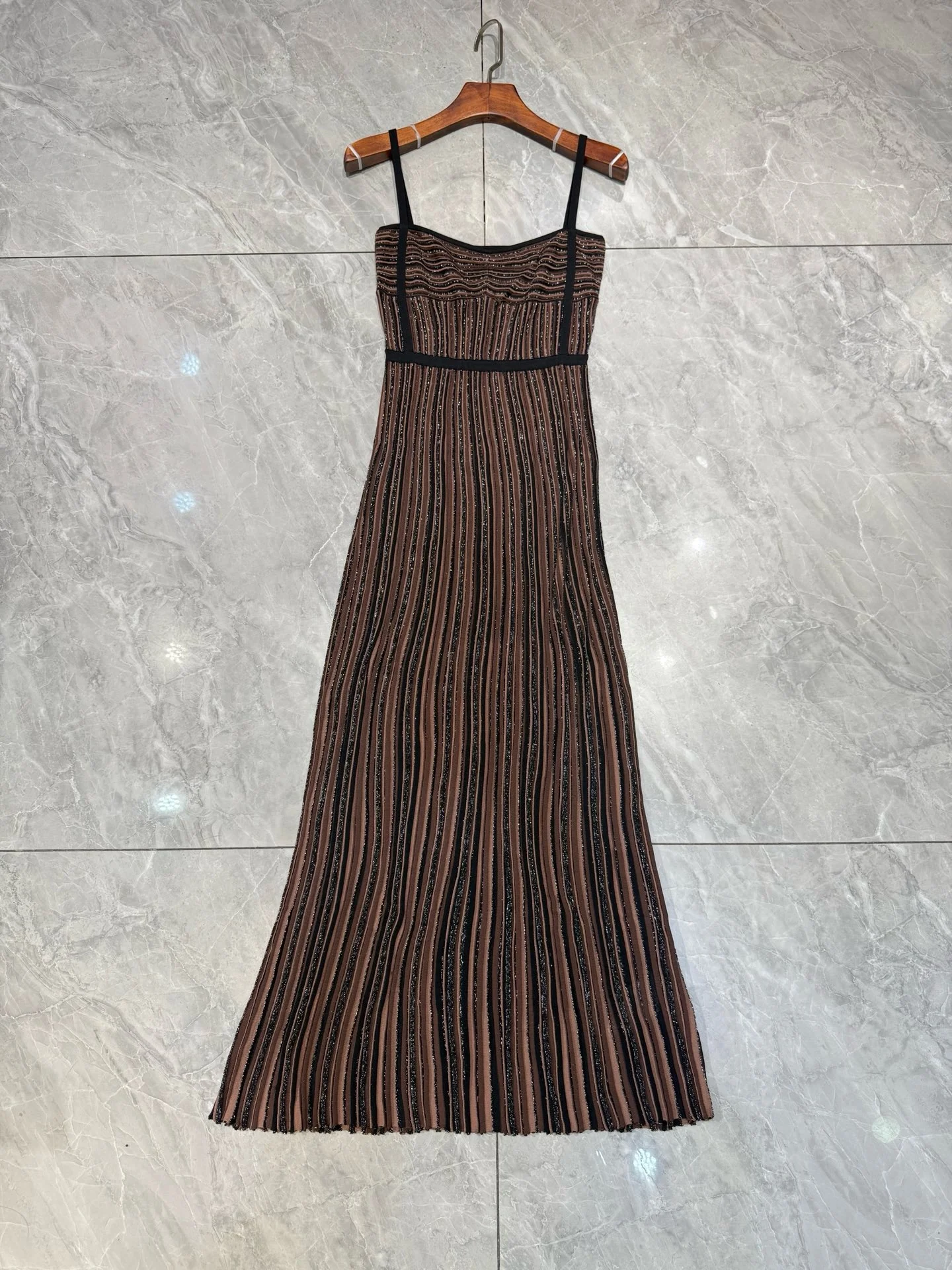 

25 Early Autumn New Color Contrasting Knitted Strap with Elegant, Intellectual, Generous, Versatile Fashion Dress