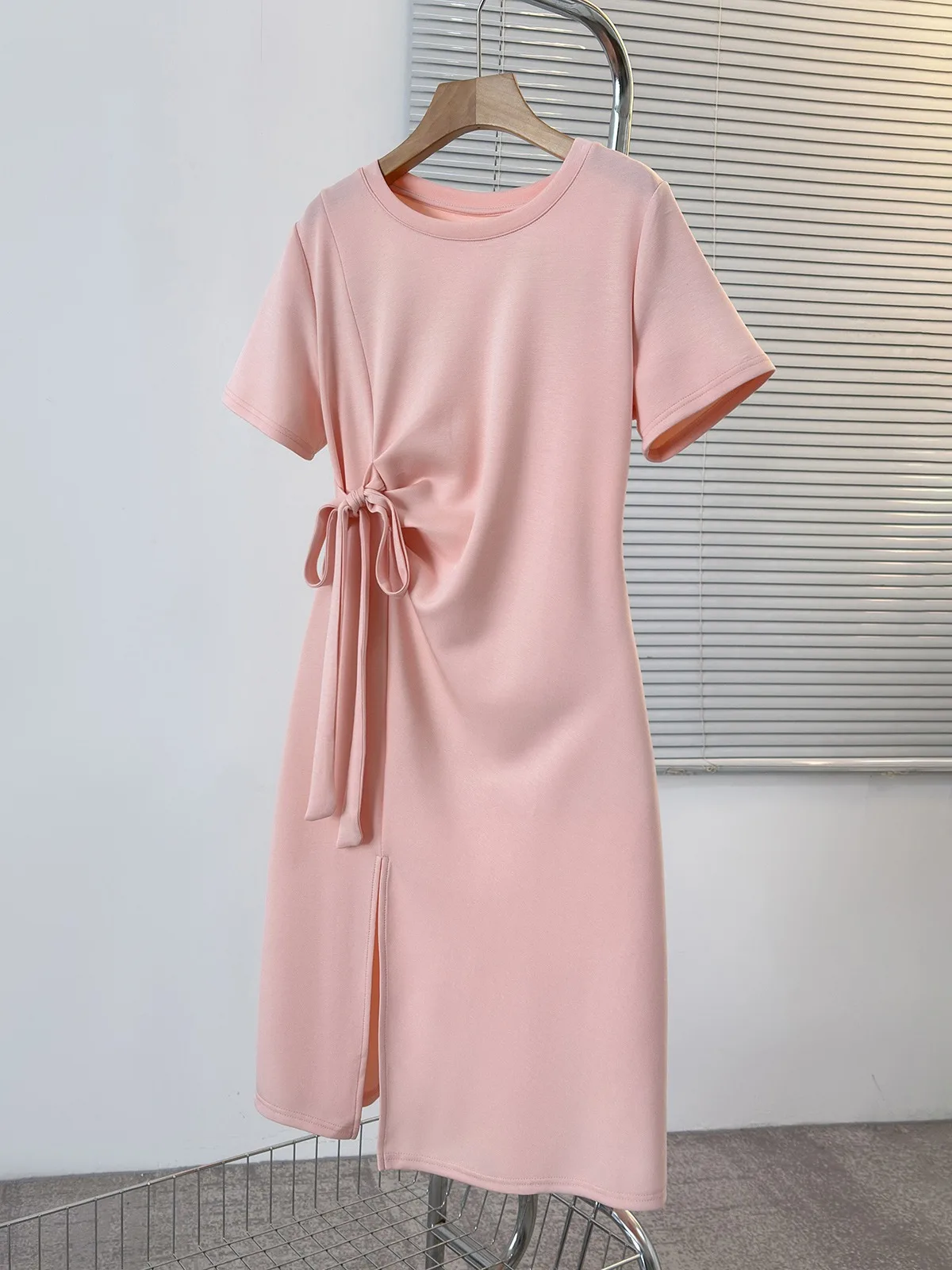 Design sense grijze casual jurk nieuwe zomerstijl taillebedekking buik slanke middellange T-shirtjurk