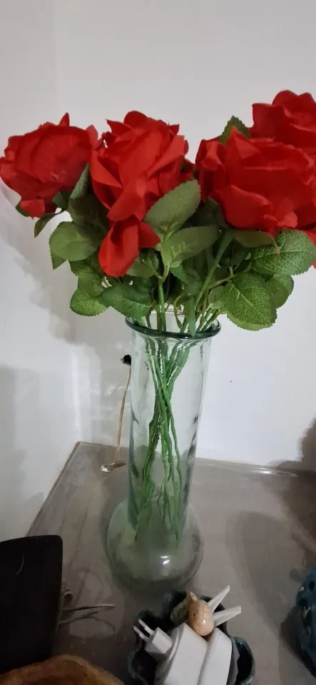 12pcs Realistic Artificial Rose Bouquet for Weddings, Birthdays, and More for Floral Arrangements and Home Decor photo review