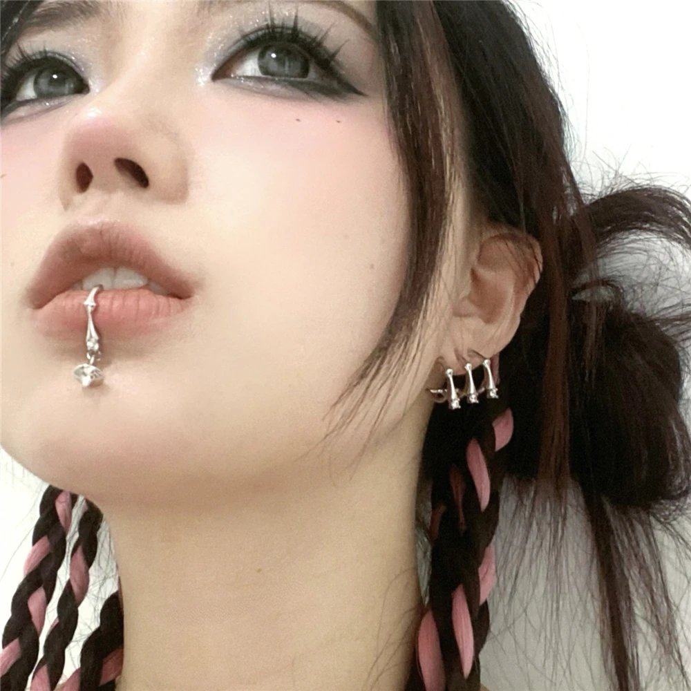 HUANZHI 2022 New Hip Hop Punk Gyro Pendant Titanium Steel No Piercing Lips Clip For Women Men Gothic Party Body Accessories