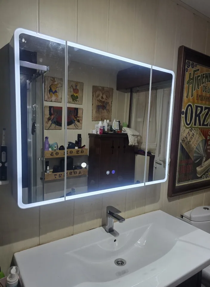 Customer photo of the LUMEVORO mirrored cabinet installed