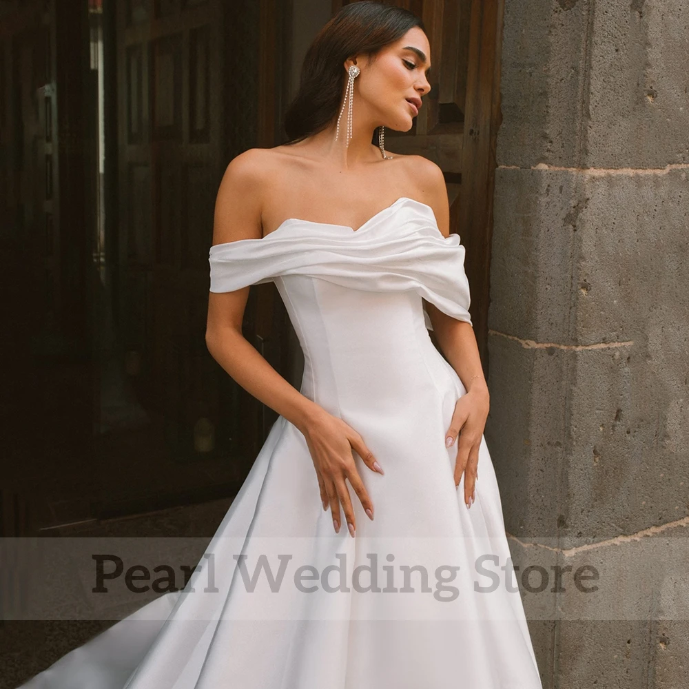 Robe de mariée en satin A-ligne élégante, patients hors de l'initiative, dos nu avec train de balayage, mariée formelle, mariage d'église, personnalisé, quoi que ce soit