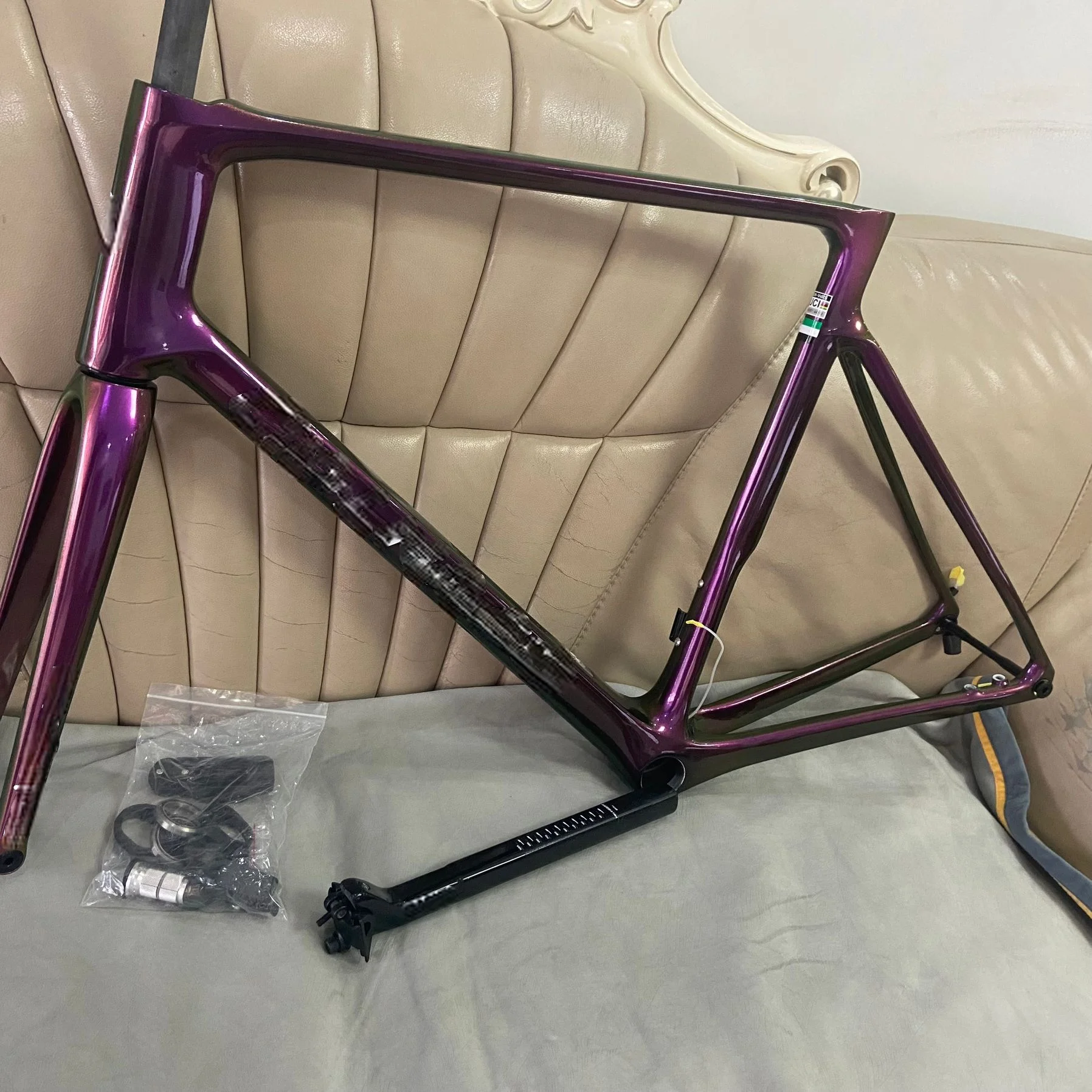 2025 newest style full carbon bike frame chameleon color disc cycling frame purple green bicycle carbon frame 420-570mm in stock