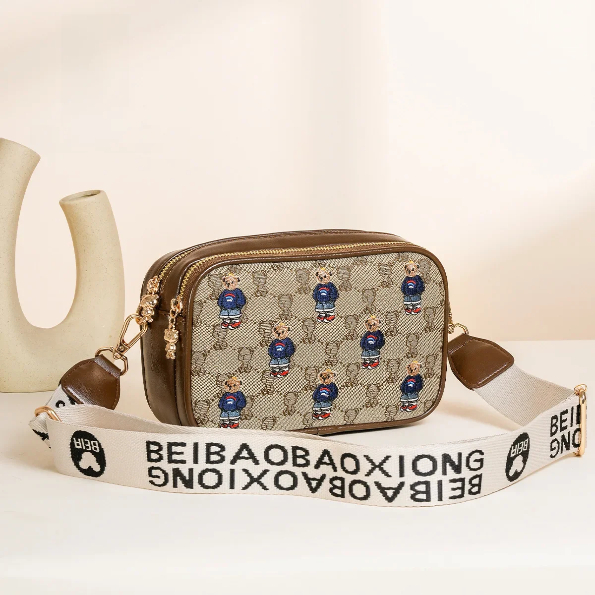 Beibaobao 2024 nowa wszechstronna dorywczo pojedyncza torba na ramię Crossbody Retro kreskówka niedźwiedź torba Trend w modzie torba damska torebka — zdjęcie 2