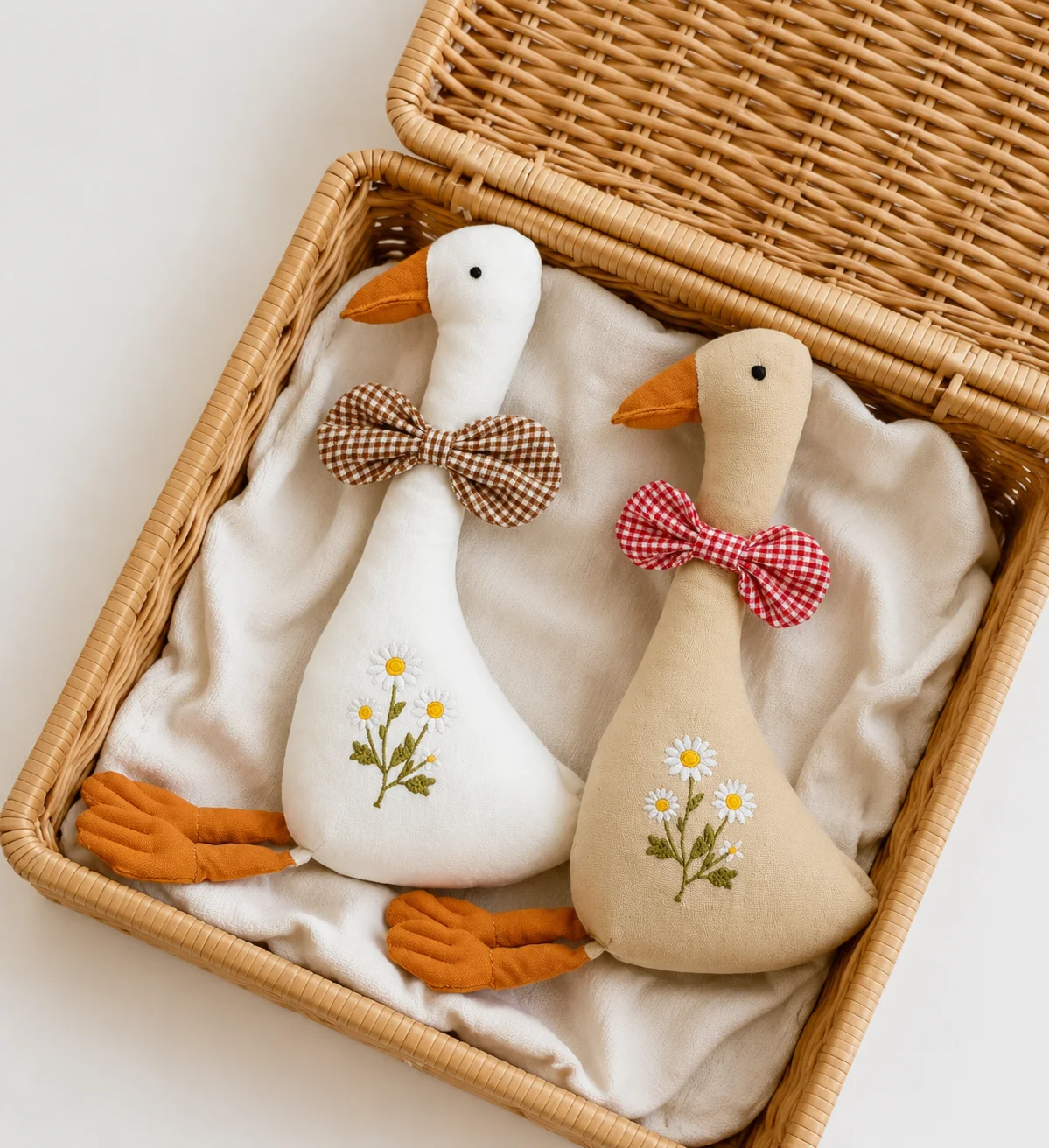 boneco-de-pelucia-vintage-em-forma-de-ganso-com-laco-vermelho-de-gingham-brinquedo-de-ganso-recheado-com-bordado-de-margaridas-decoracao-suave-estilo-fazenda-para-quarto-de-bebe-presente
