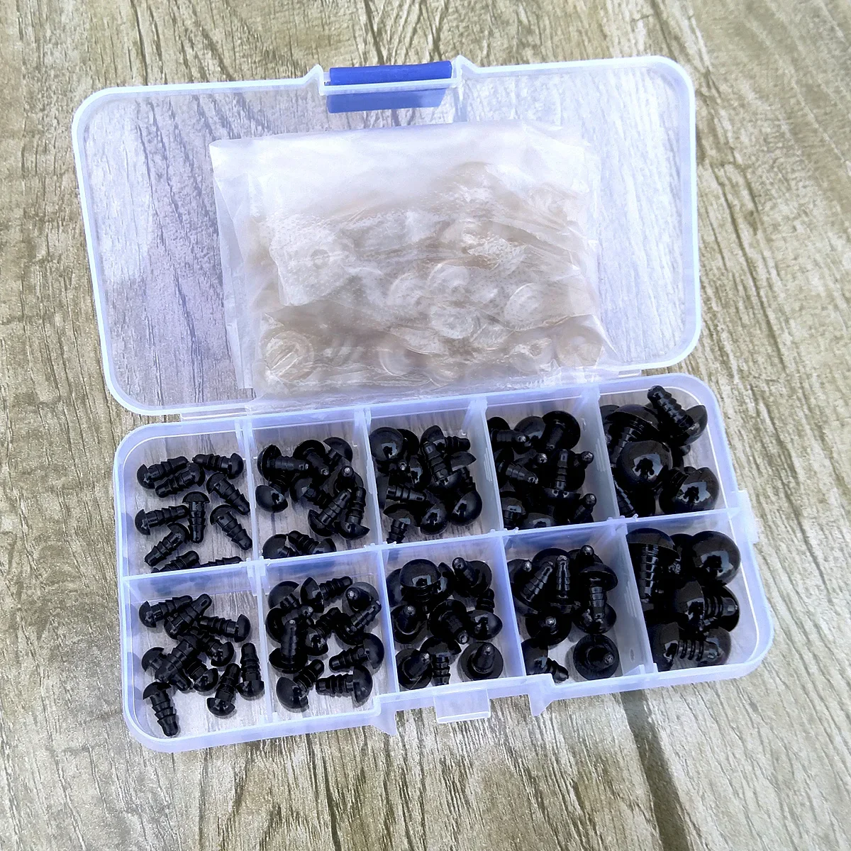 100szt Czarne plastikowe oczy bezpieczeństwa do zabawek Amigurumi Diy Kit Crafts TeddyBear Miękkie oko zabawki 6mm 8mm 12mm Oczy zabawki Akcesoria dla lalek — zdjęcie 2