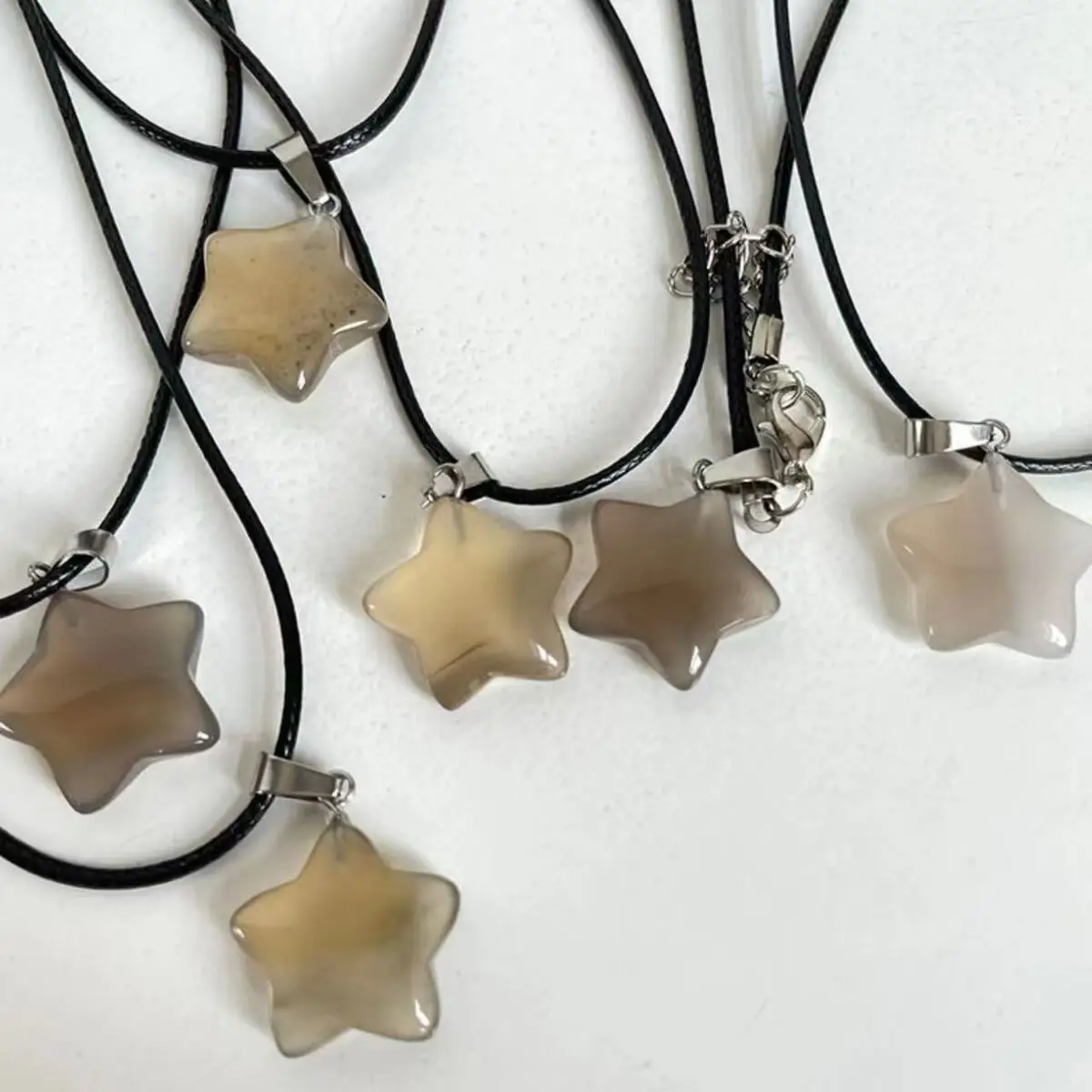 الاتجاه الحجر الطبيعي مسدس كريستال روز كوارتز أوبال دلاية شكل نجمة قلادة للنساء فلوريت اللازورد رصاصة البندول مجوهرات هدية