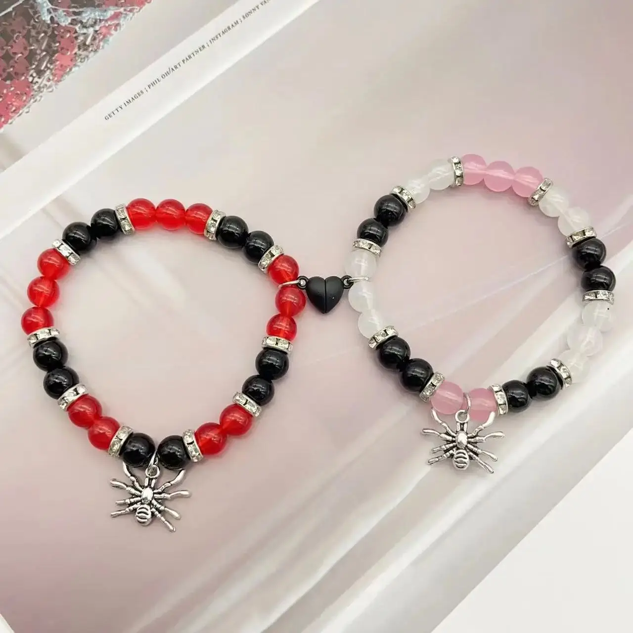 2 pcs of Spider Pendant Heart Shaped Magnet Bead Couple‘s Bracelets