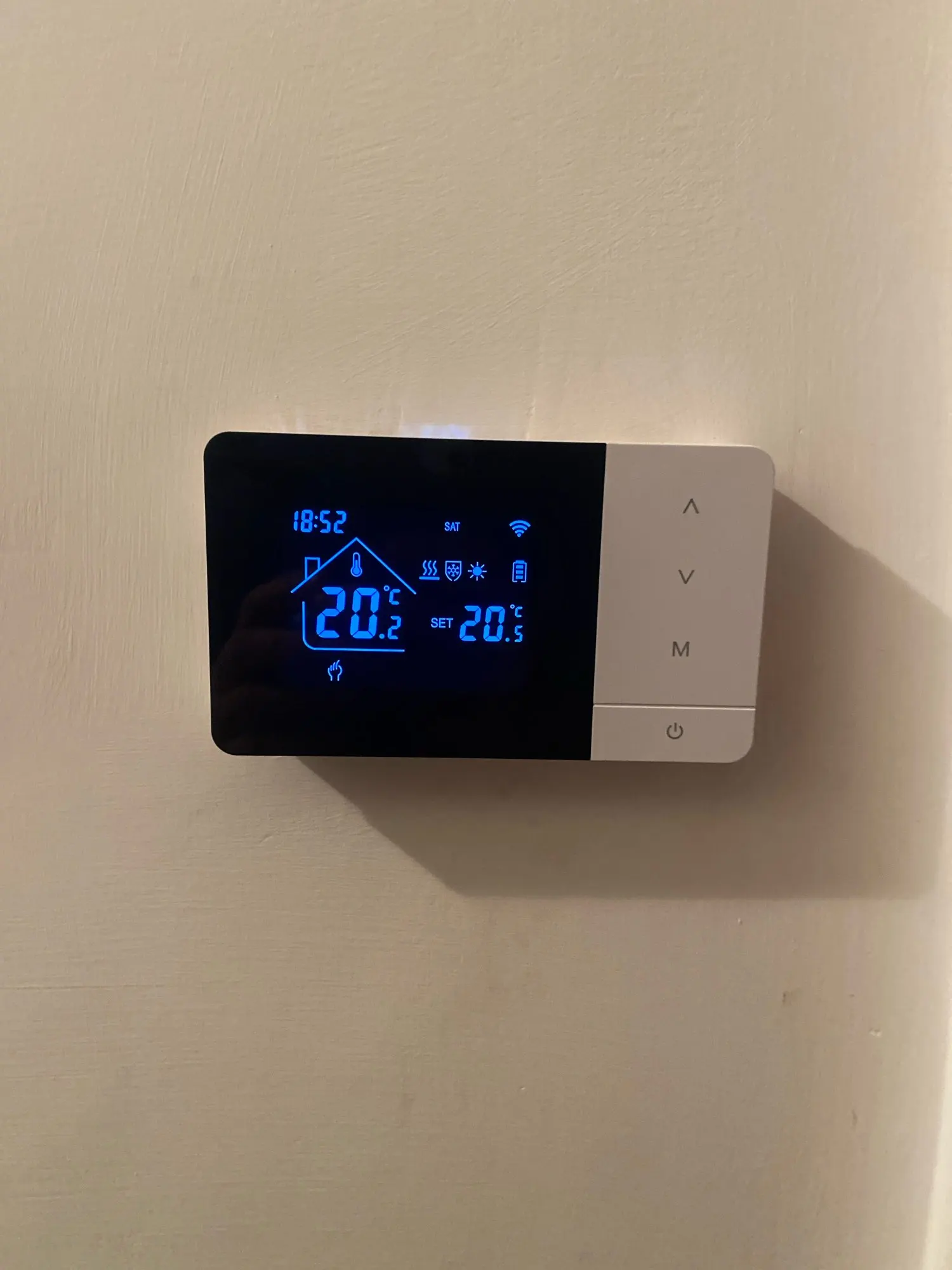 Smart Tuya WiFi Thermostat for Gas Boiler Heating /Cooling Powered by Battery/USB Works With Alexa Google Home photo review