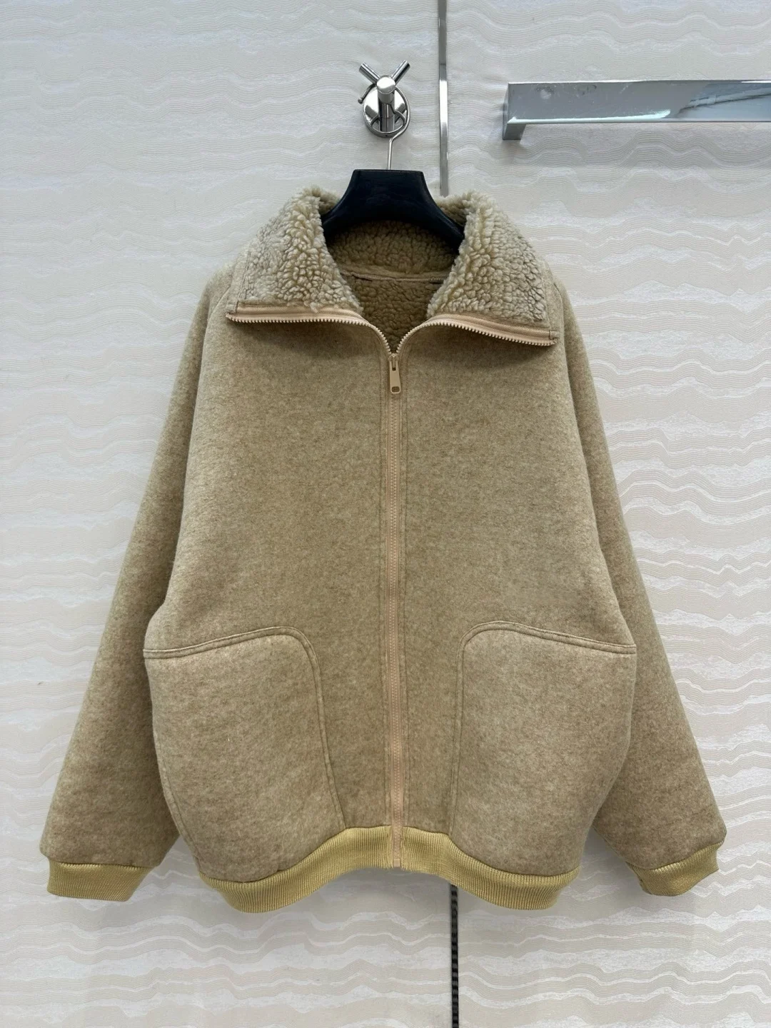 

Academic Unisex Fleece Jacket, 100% Wool Coat, Vintage Oversized Fit, Sweet and Cool Aesthetic, High Quality