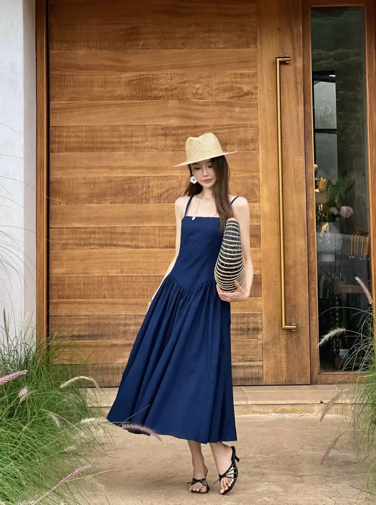 

Women New Summer Brief Cotton Romantic Solid Color Bowknot Back Ruched Spaghetti Strap Slip Camisole A-line Pleated Long Dress