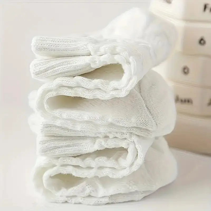 5 Pairs of Cute Cartoon Sports Socks, Soft and Breathable Polyester Blend, Comfortable Cloud Rabbit Socks for Autumn and Winter