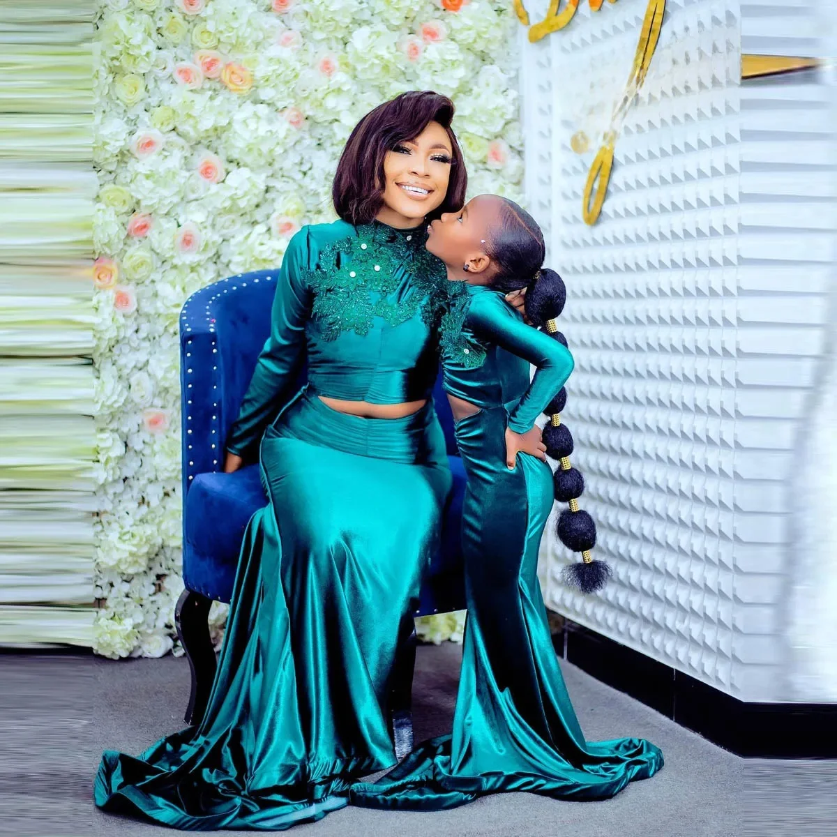 Hunter Green Mother and Daughter Dress Long Sleeves Mommy and Me Birthday Gowns Sexy High Neck Family Look Birthday Gowns — zdjęcie 2